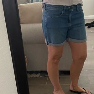 Vince size 29 Jean shorts